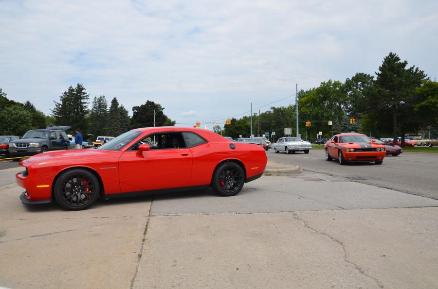  Dodge Challenger SRT Hellcat 2015 года  (фото 36 из 42)
